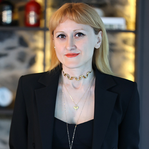 Esra KIRALI